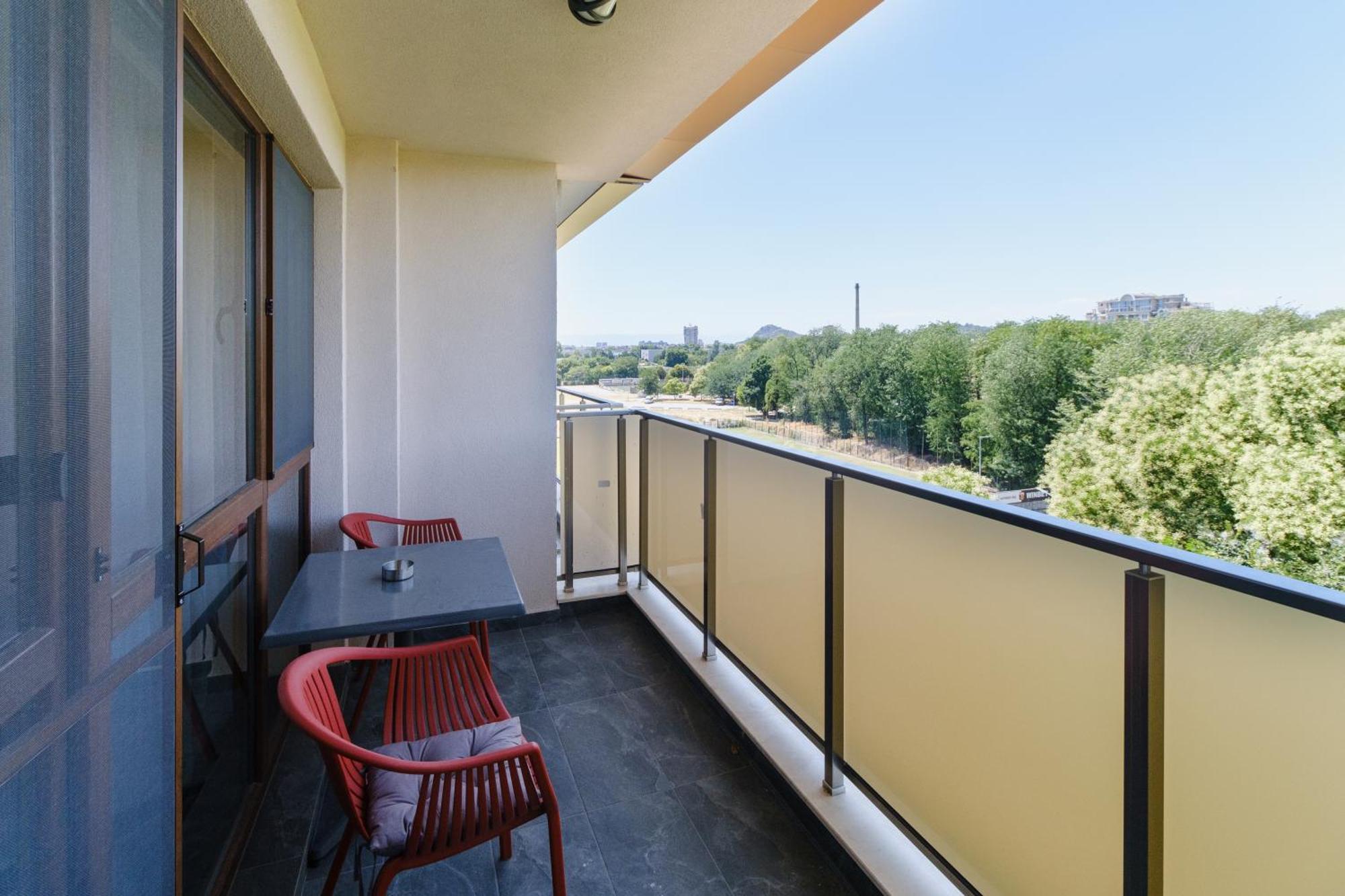 Lauta Forest 1-Bedroom Apartment Plovdiv Ngoại thất bức ảnh
